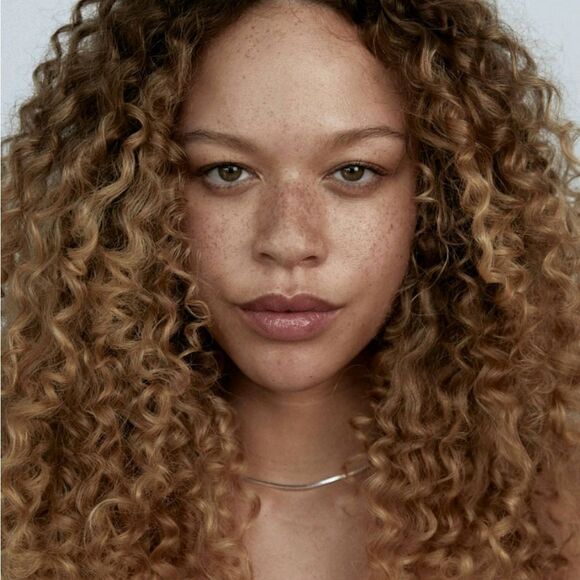 Living Proof Instant De-Frizzer Dry Conditioning Spray - - Picture 5 of 7